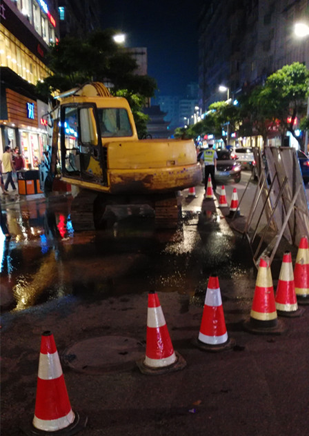 無懼風雨搶修復 多方協(xié)助保供水