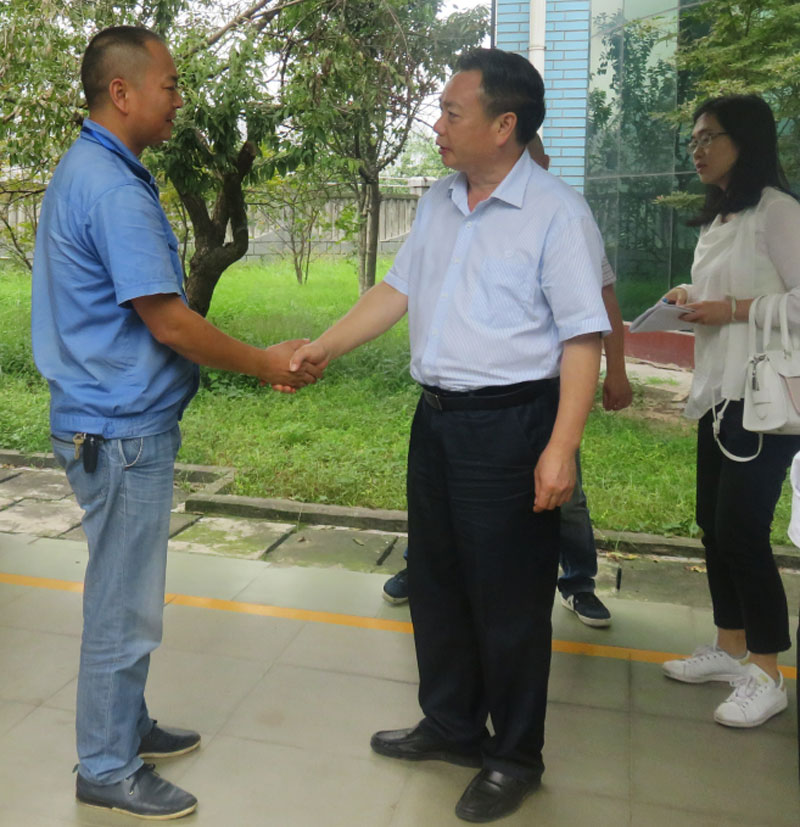 董大華局長深入清源水務(wù)集團檢查節(jié)前安全慰問一線員工