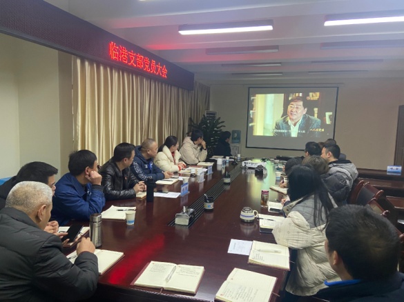集團公司黨委委員、副總經(jīng)理劉林參加 臨港支部組織生活會