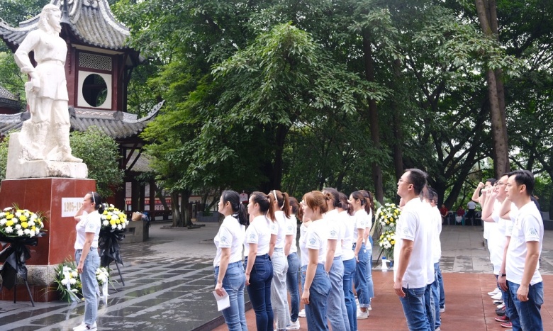 銘記革命先驅(qū) 傳承英烈精神 ——共產(chǎn)黨員服務(wù)大隊(duì)支部開(kāi)展追思趙一曼英烈活動(dòng)