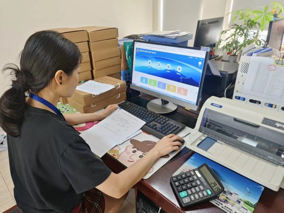 聚焦企業(yè)“需求側(cè)” 助力營(yíng)商環(huán)境再升級(jí) ——臨港公司開展水費(fèi)增值稅發(fā)票全流程電子化工作