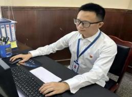 《榜樣在身邊》系列報道——羅林、饒錫兵 不用揚鞭自奮蹄 人生逐夢正當(dāng)時